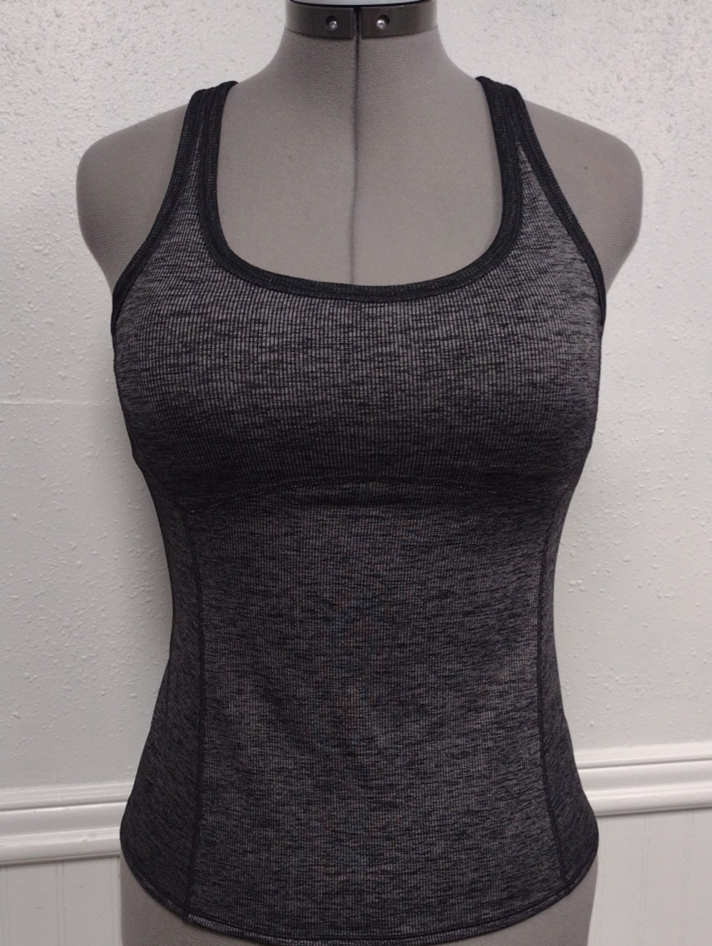 prAna Medium Gray Athletic Top with Subtle Heather, Gym, Yoga.